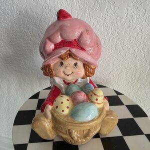 NWT Strawberry Shortcake Easter Ceramic